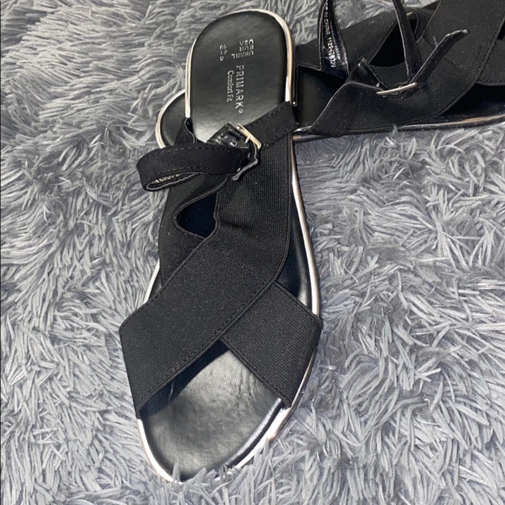 Sandals - Picture 2 of 3